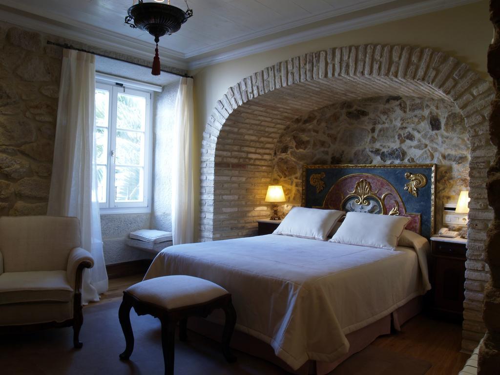 Hotel Monumento Convento De San Benito А-Гуарда Экстерьер фото